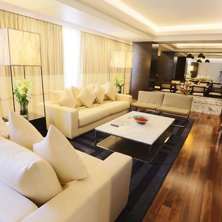 Avari Towers Karachi Extérieur photo A living room
