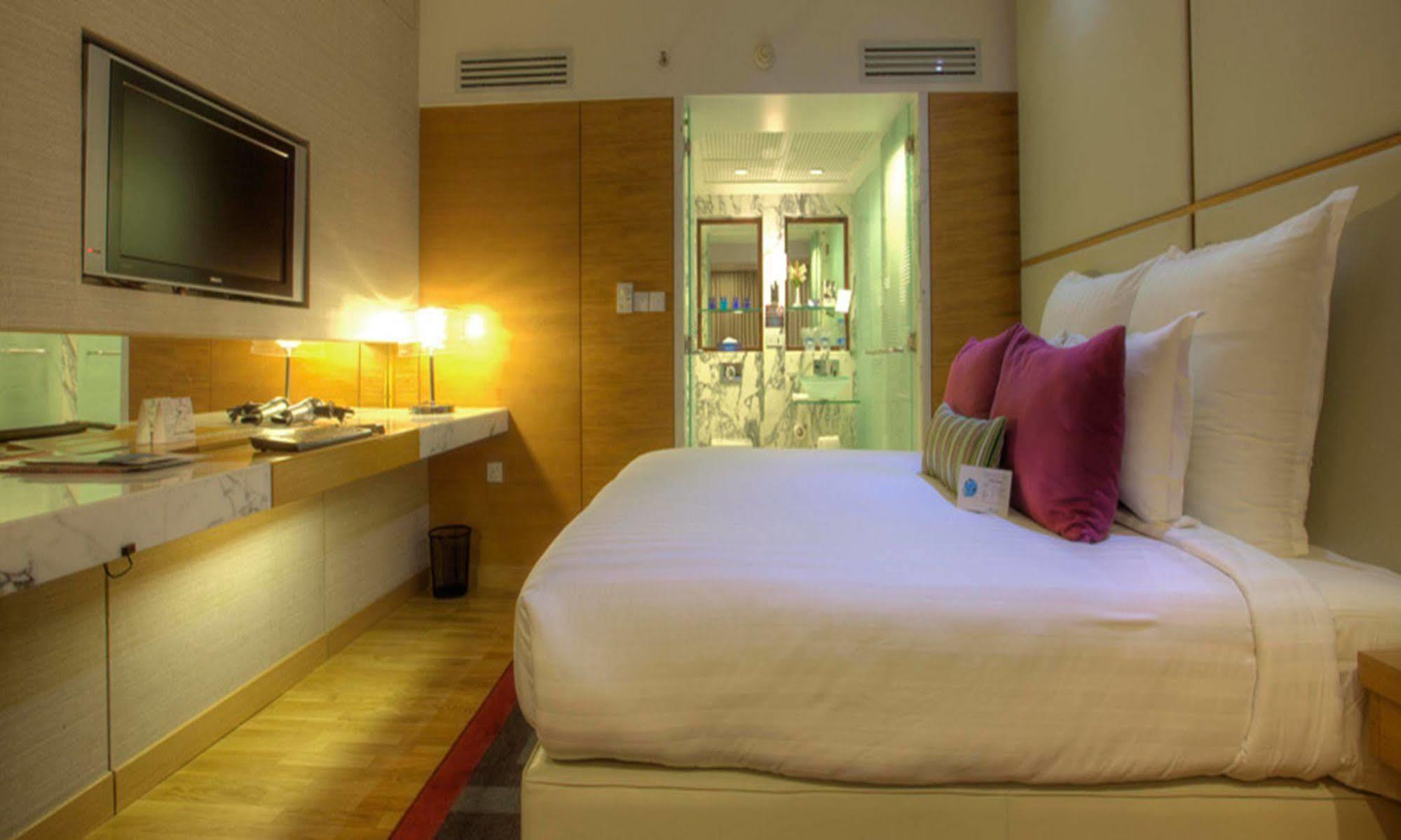 Avari Towers Karachi Extérieur photo Deluxe Room