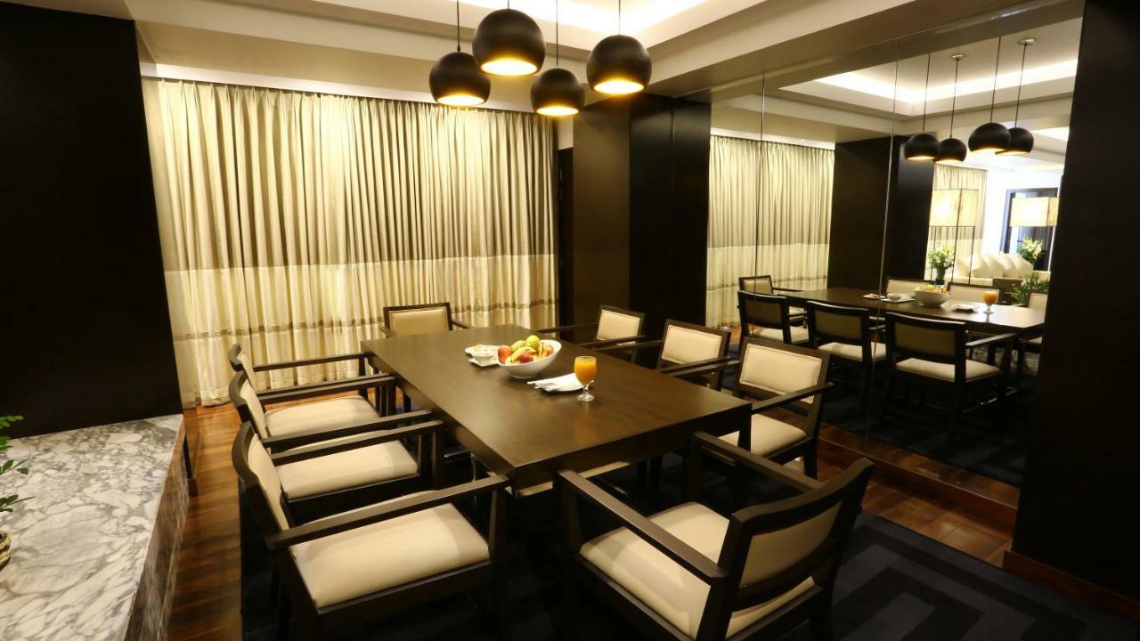 Avari Towers Karachi Extérieur photo A dining room